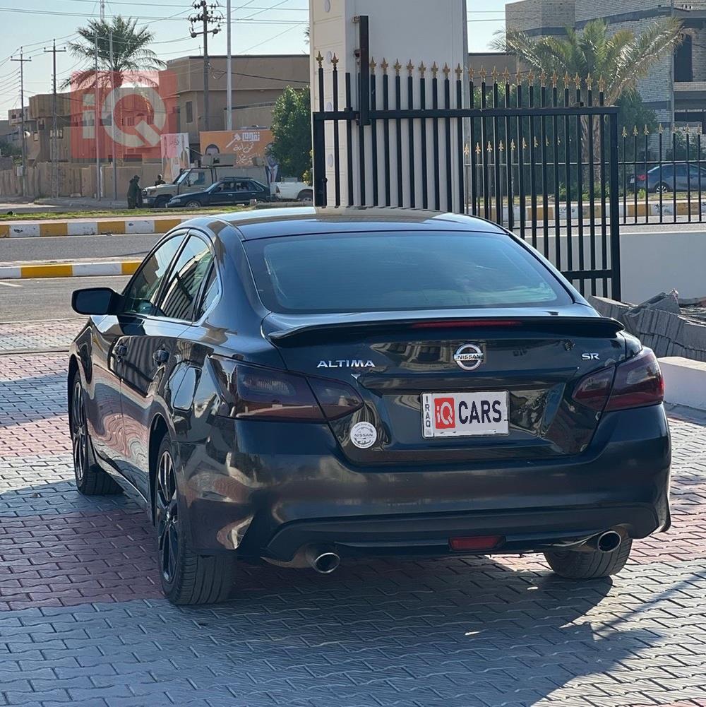 نيسان ألتيما